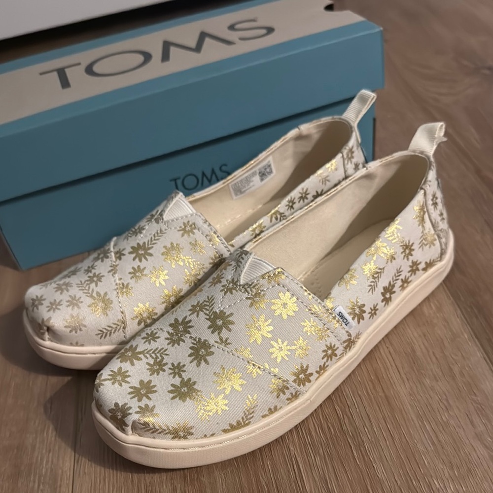 NEW Toms Gold and Cream Slippers with Floral Design